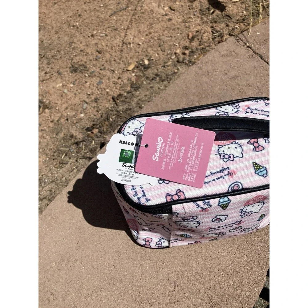 NWT Sanrio Hello Kitty Ice Cream Cupcake Cosmetic Train Case Travel 8” 2 Charms